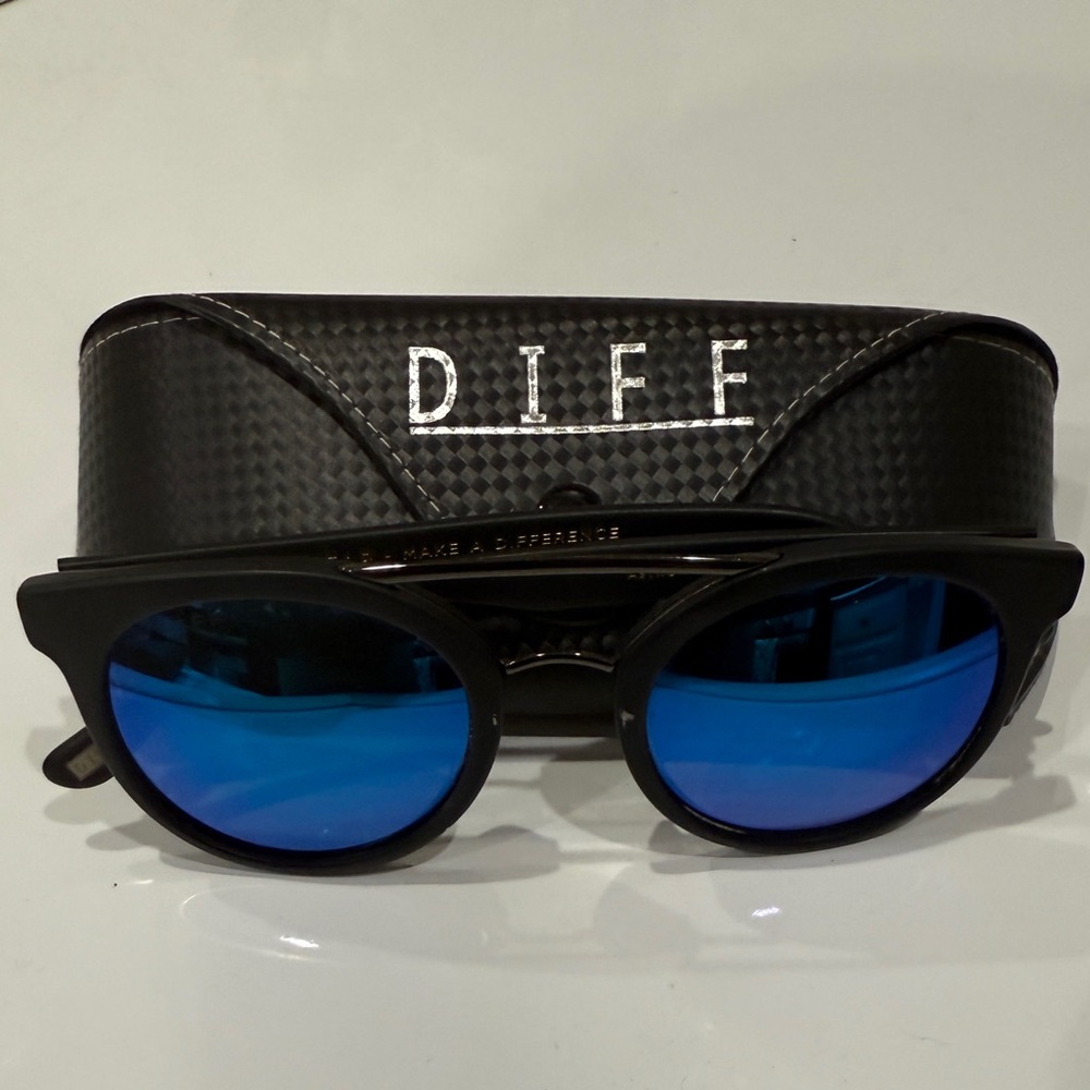 Diff Eyewear Black and Blue Sunglasses - Picture 3 of 6
